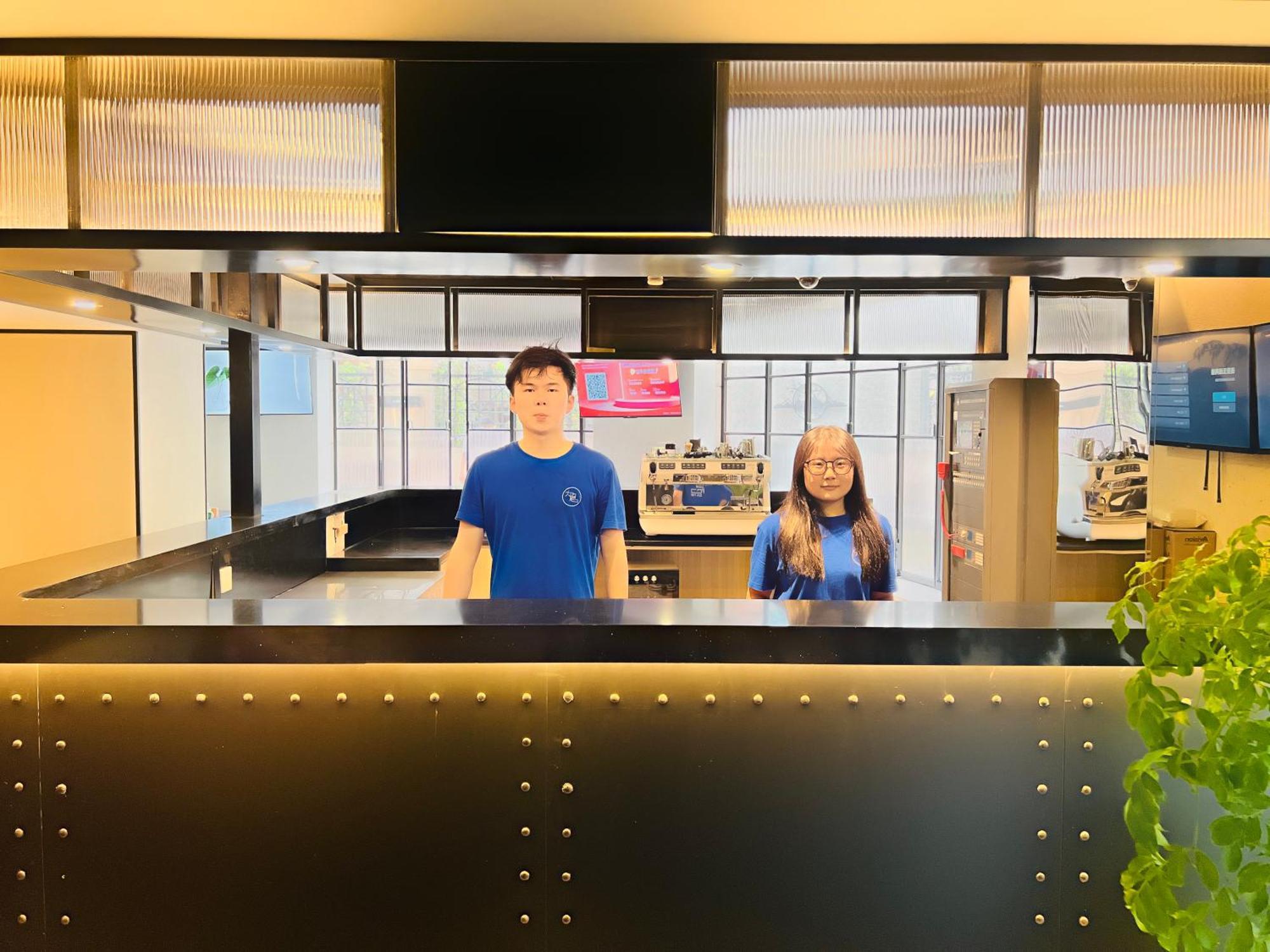 Dayin Garden -near People's Square & Nanjing Road-large Social Area -bar -cafe -gym -free Laundry Luggage Storage -24h Front Desk-english Service 3* Shanghai