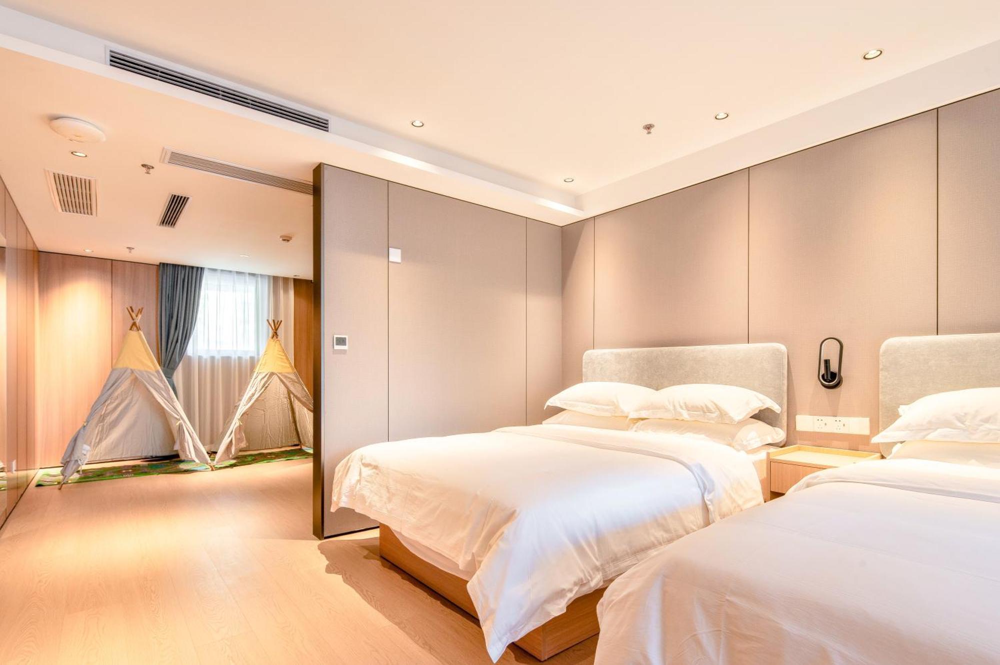 Dayin Garden -near People's Square & Nanjing Road-large Social Area -bar -cafe -gym -free Laundry Luggage Storage -24h Front Desk-english Service Hotel Shanghai